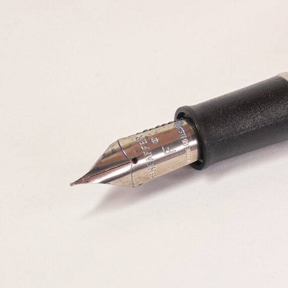 Sheaffer Black & Chrome Fountain Pen / Fine Nib / Made in USA - Picture 5 of 8